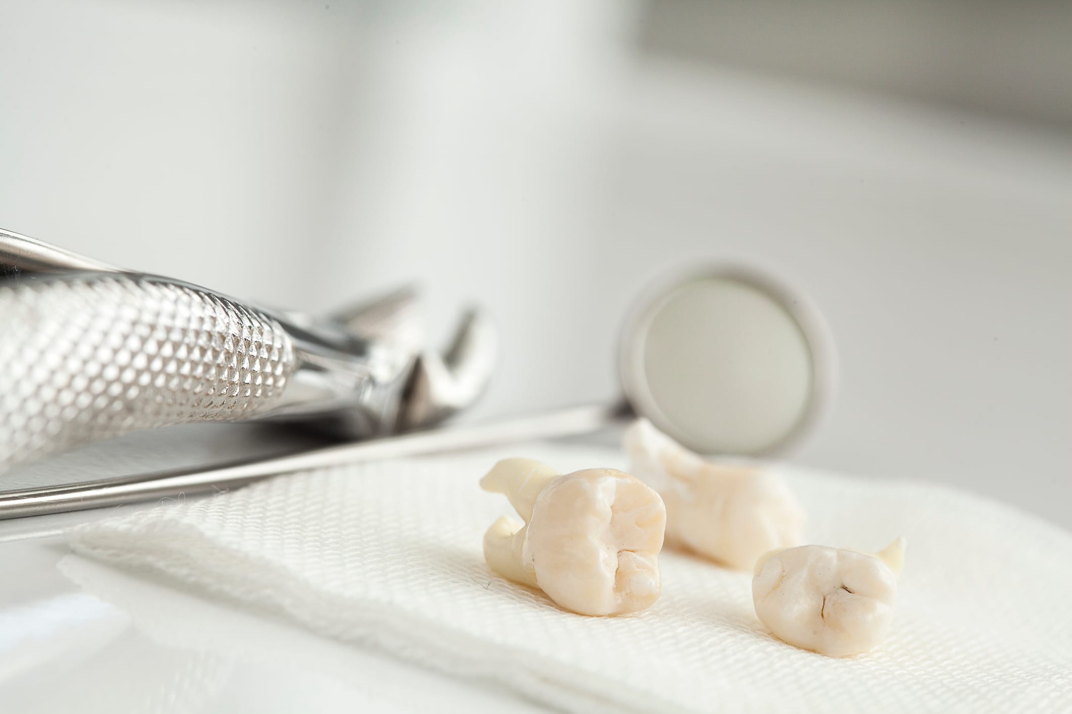 Expert oral surgery in Wimbledon: From wisdom tooth removal to specialist care