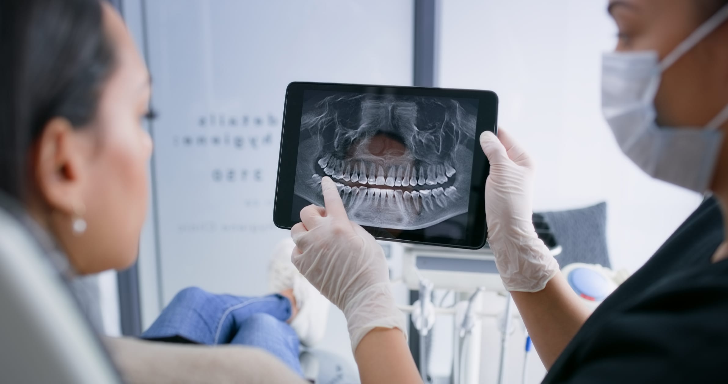 Expert oral surgery in Wimbledon: From wisdom tooth removal to specialist care