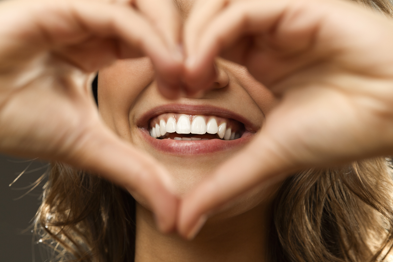 Composite Bonding vs Veneers